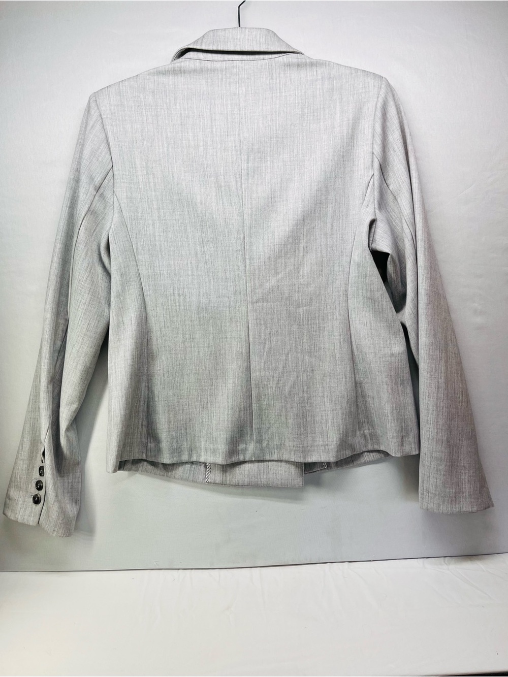 Tahari Light Gray Double-Breasted Cropped Blazer - Picture 5 of 7